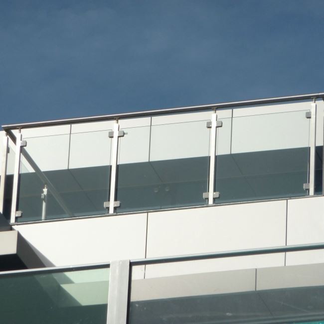 glass-railing-balcony-glass-railing-polish-stainless (1)